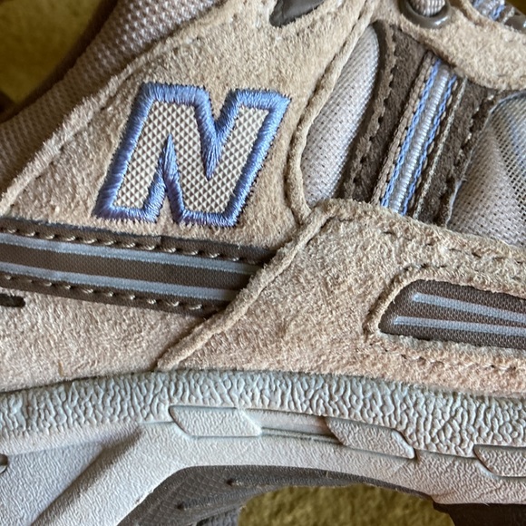 New Balance grey and light blue sneakers size 7.5 - Picture 2 of 2